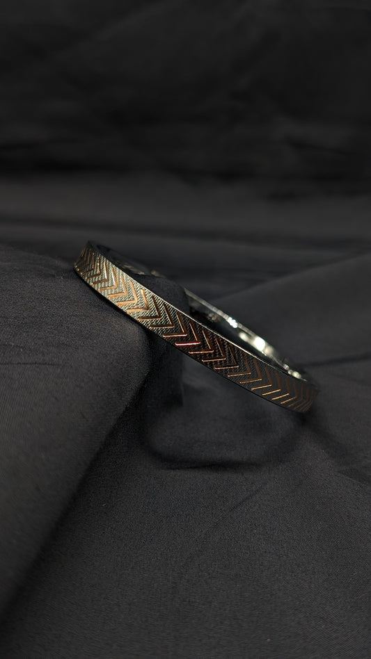 Sleek Silver Kada with Rose Gold Arrow Motif